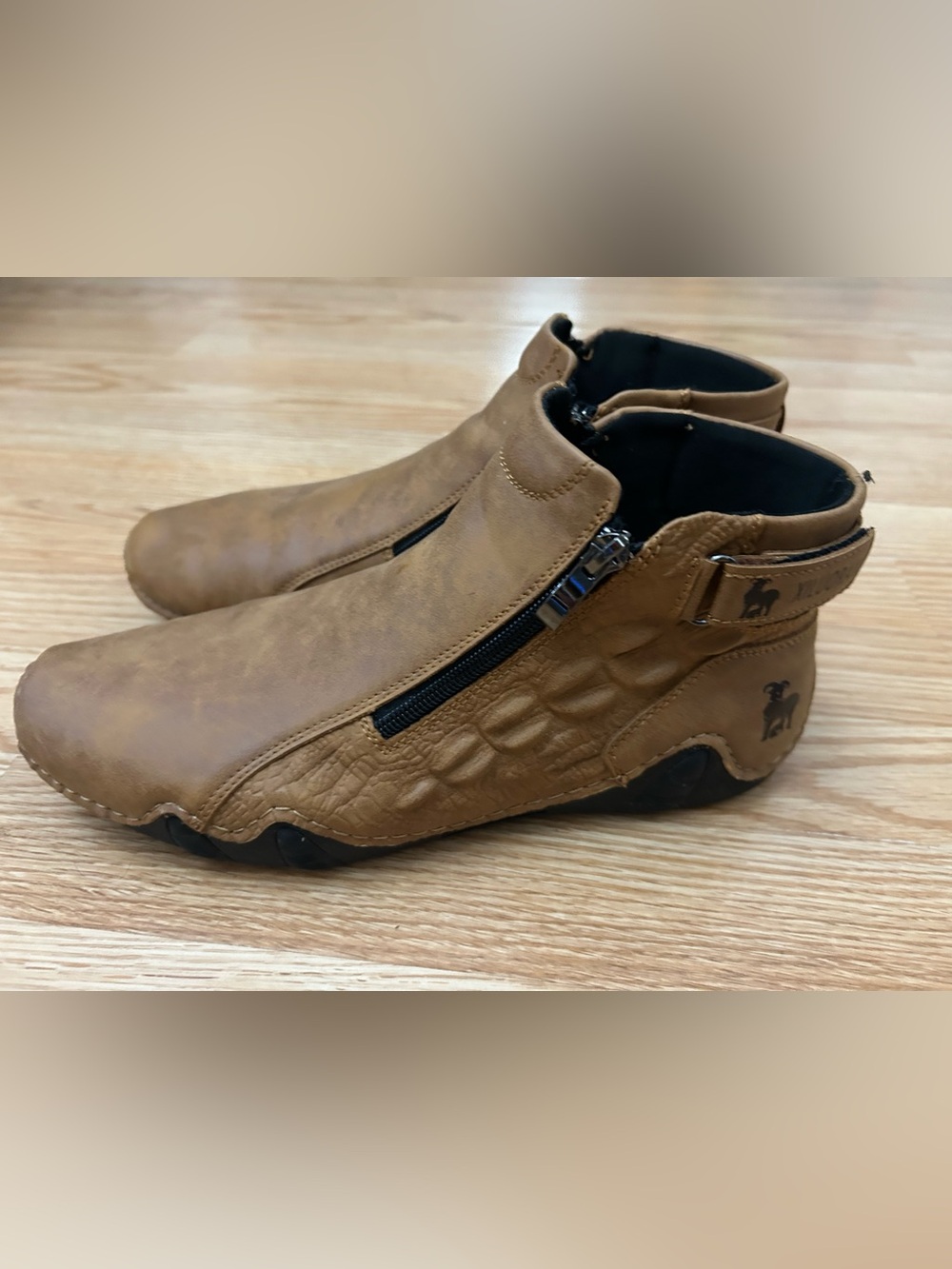 Boots Men's Tan Zip-Closure Chukka Boots